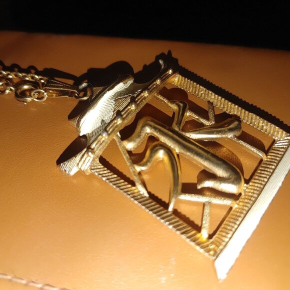 Gold Tone Eternity Pendant Chinese character for in White Enamel with Chain - Picture 3 of 10